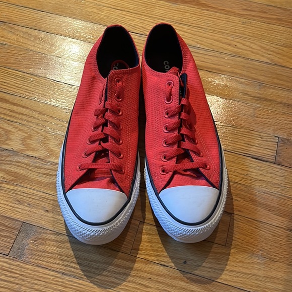 Never worn Red Converse (low top) - Picture 2 of 3